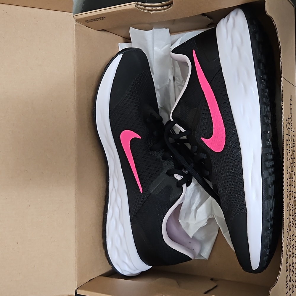 Nike Revolution 6NN (GS)